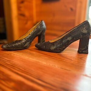 Blue Snakeskin Patterned Block Heel Pumps Proxy Sz 6 made in Spain Elegant Edgy